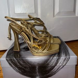 JLO Gold open toe heels size 9